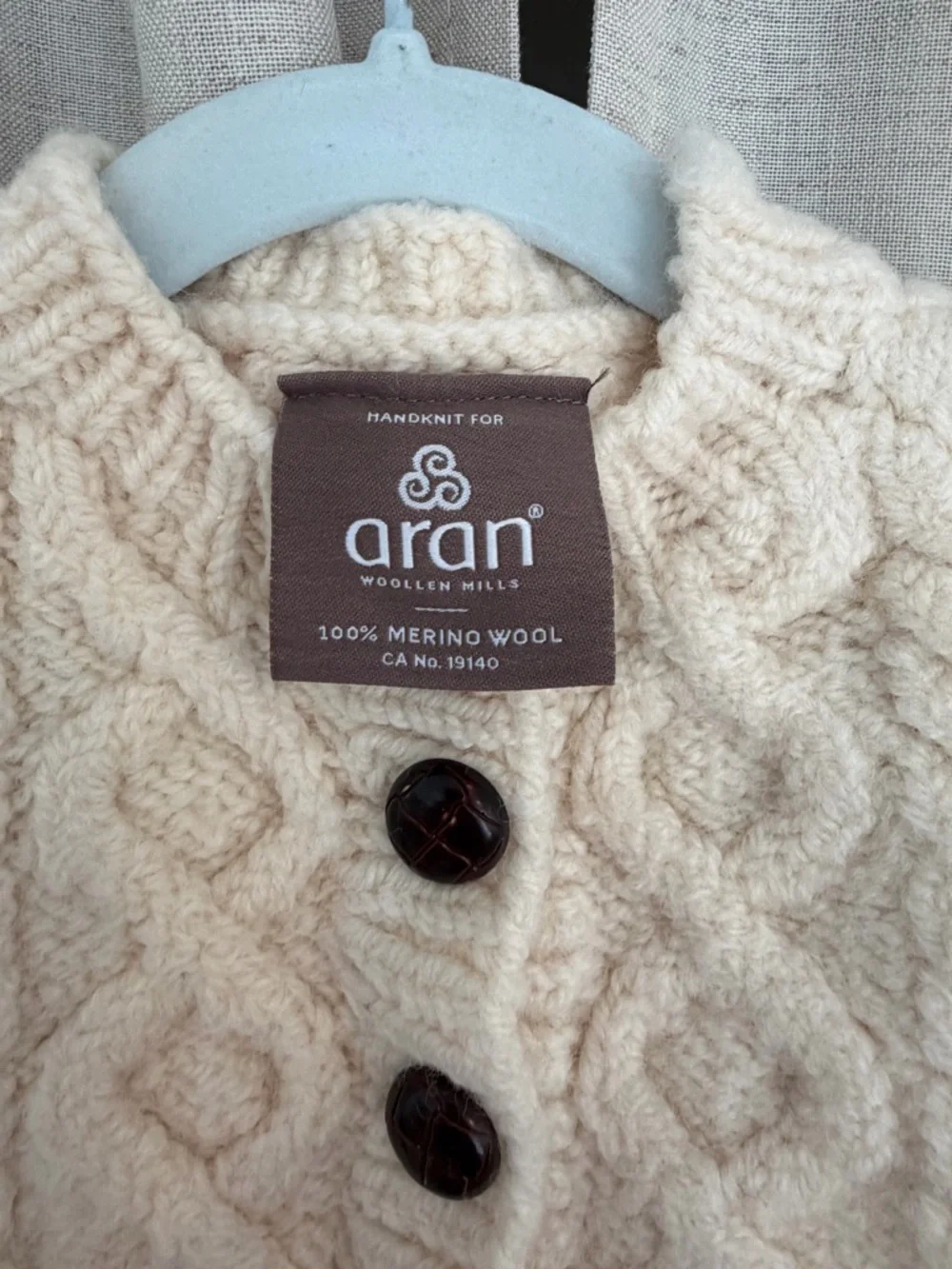 Aran Woollen Mills 100% Wool Cream Cable Knit Baby Cardigan with Sheep Pockets - Picture 3 of 4